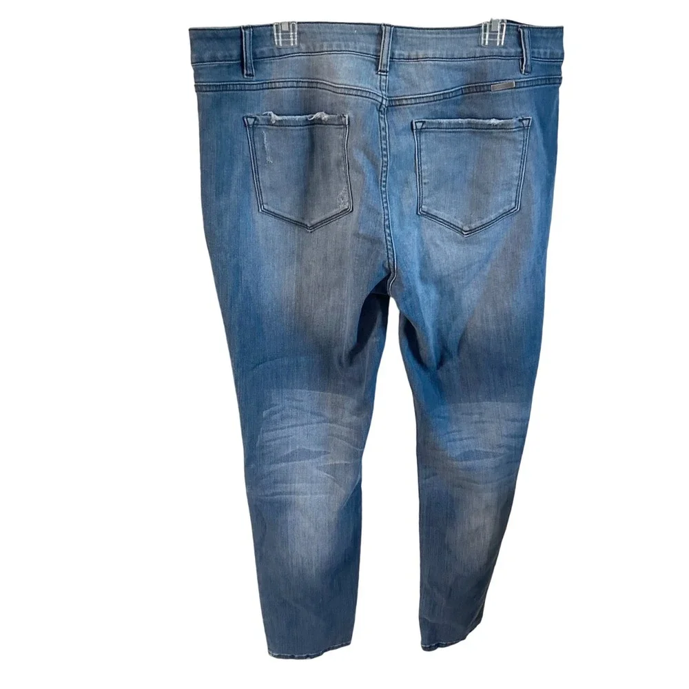 KanCan embrace chic